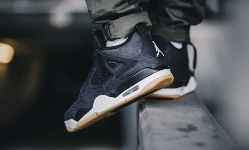 Jordan 4 laser discount black on feet